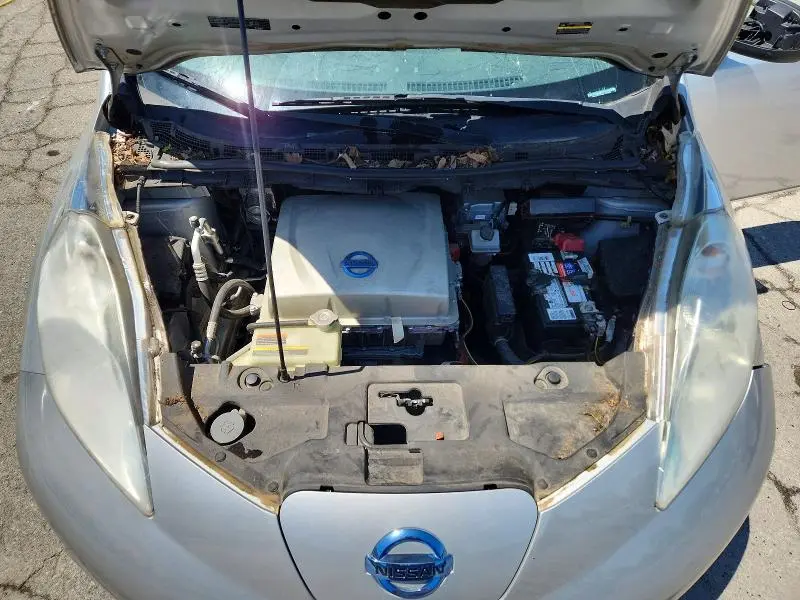 2015 NISSAN LEAF S  