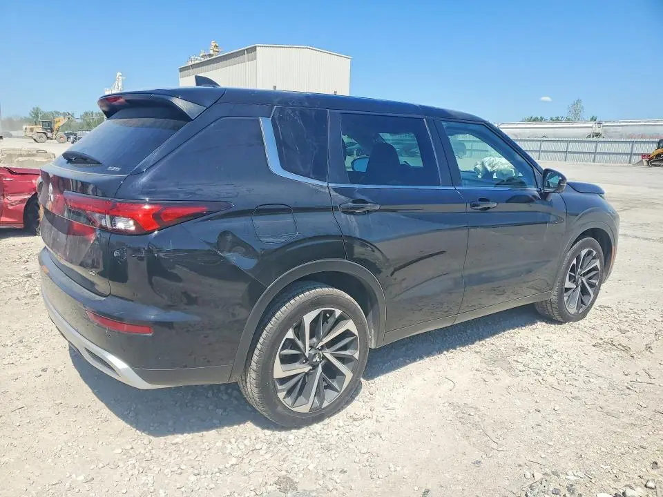 2022 MITSUBISHI OUTLANDER SE  