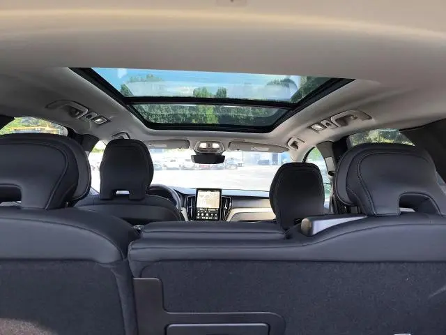 2026 VOLVO XC60 PLUS  