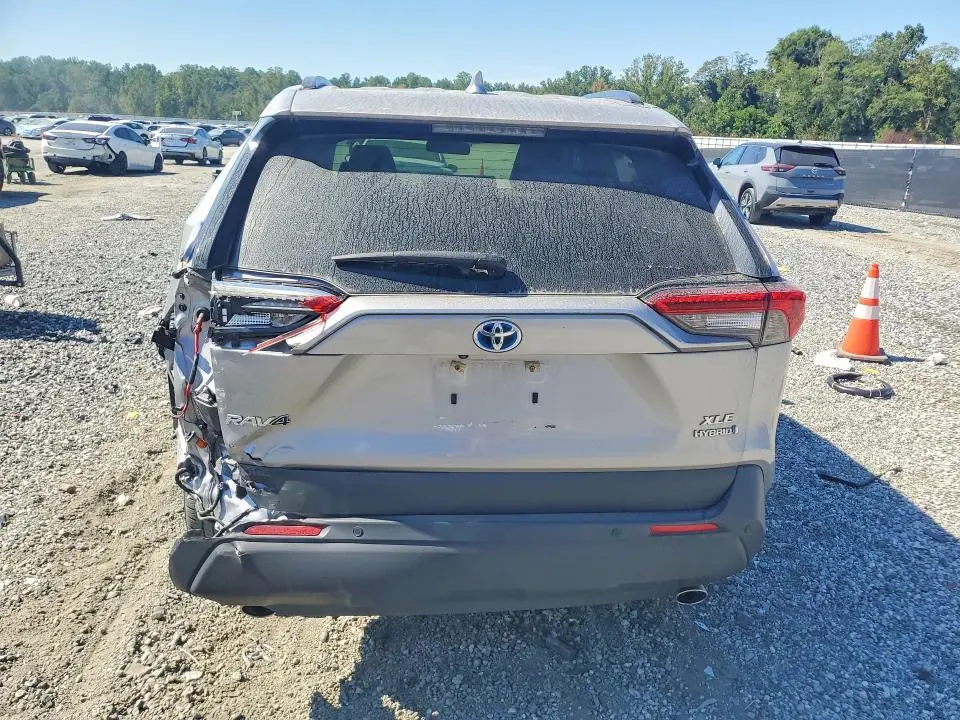 2024 TOYOTA RAV4 XLE PREMIUM  