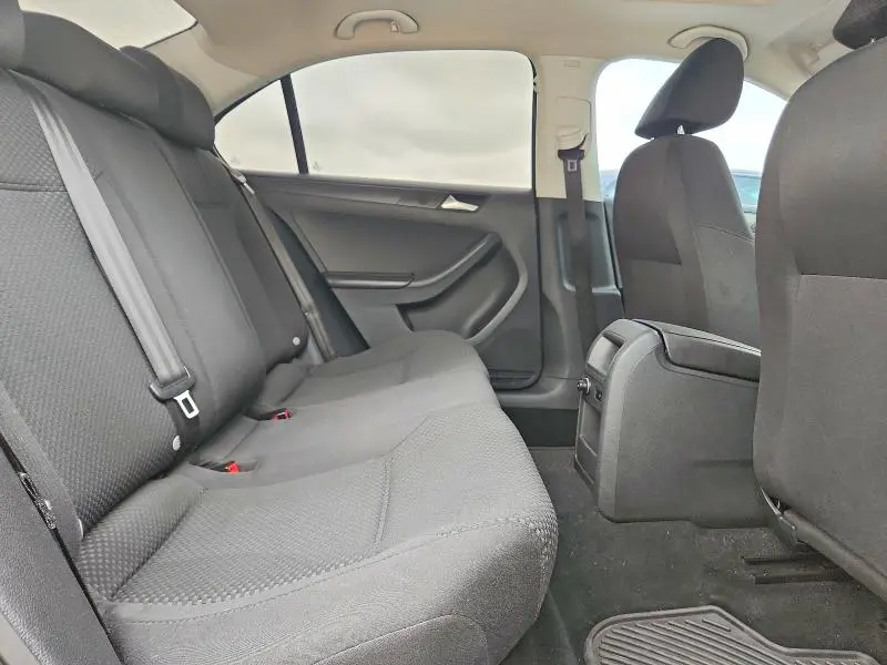 2013 VOLKSWAGEN JETTA BASE  
