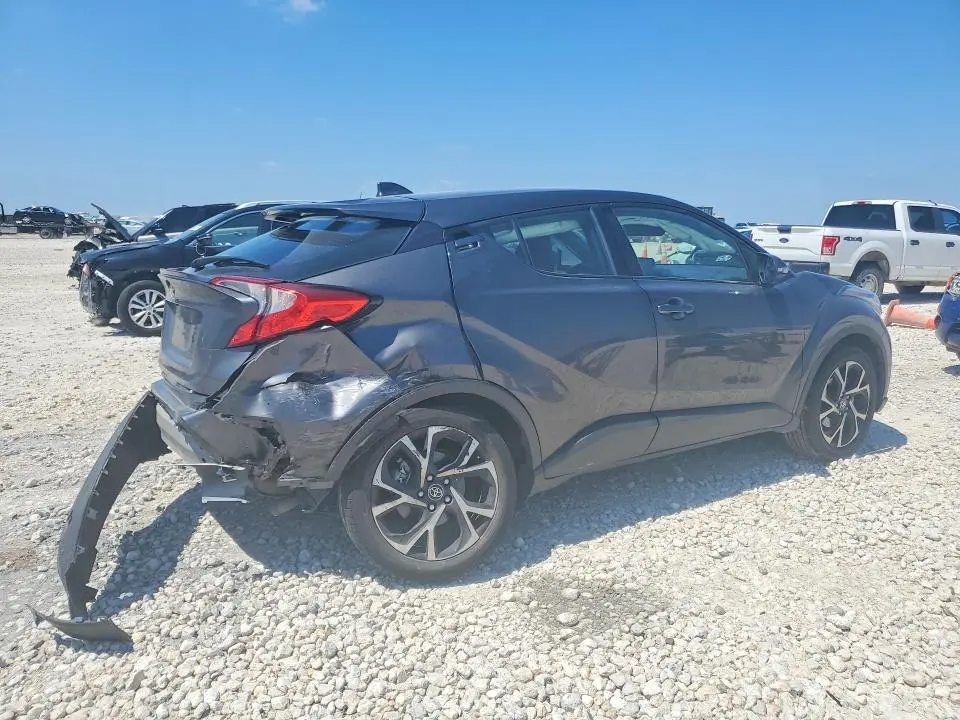 2021 TOYOTA C-HR XLE  