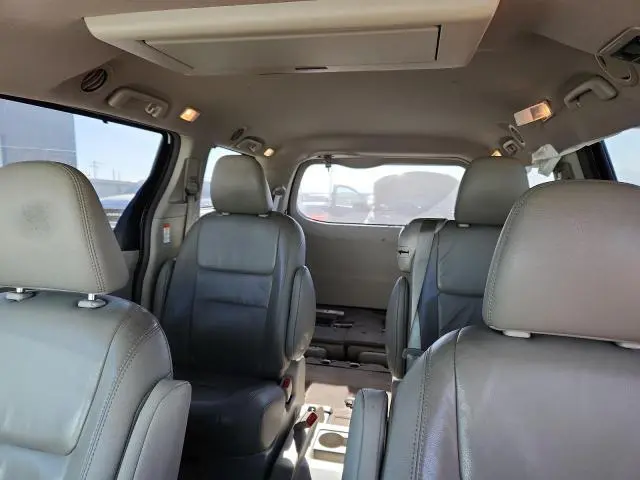 2017 TOYOTA SIENNA XLE PREMIUM 8-PASSENGER  