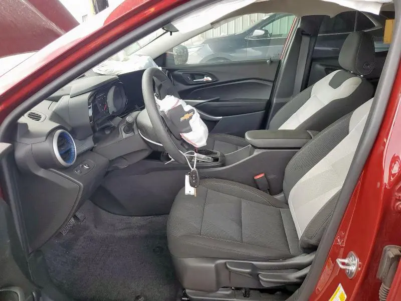 2025 CHEVROLET TRAX LS  