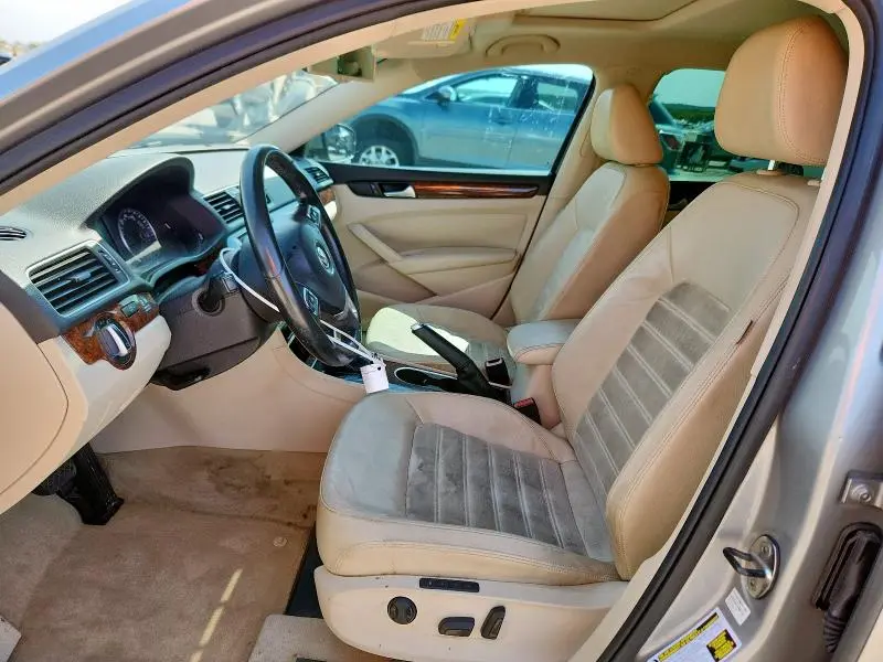 2013 VOLKSWAGEN PASSAT SEL  