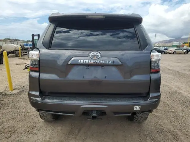 2023 TOYOTA 4RUNNER SE  
