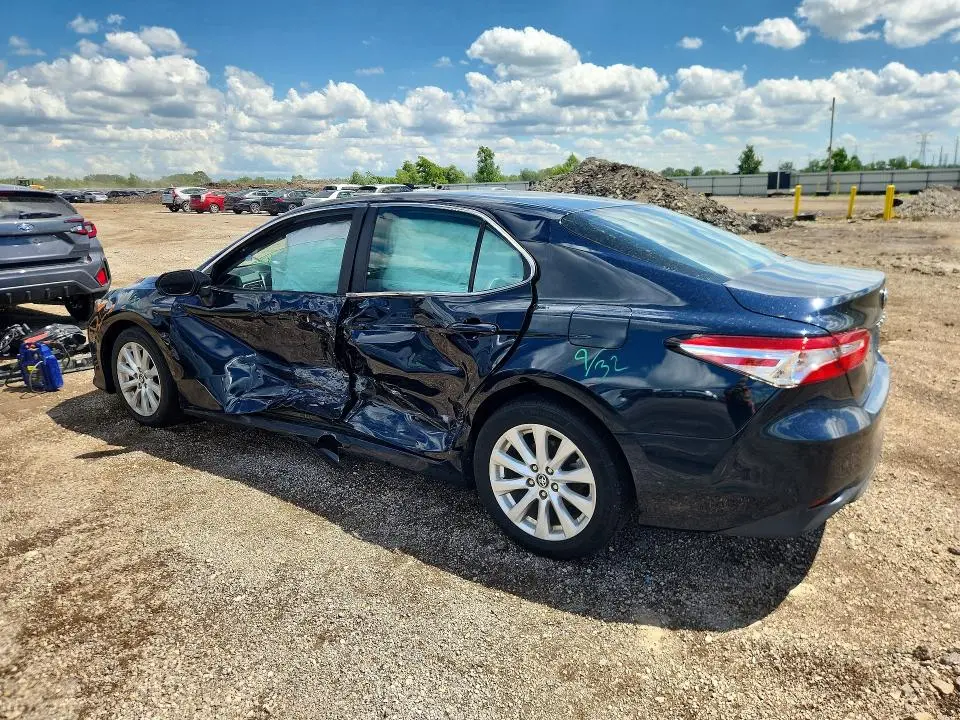 2018 TOYOTA CAMRY LE  