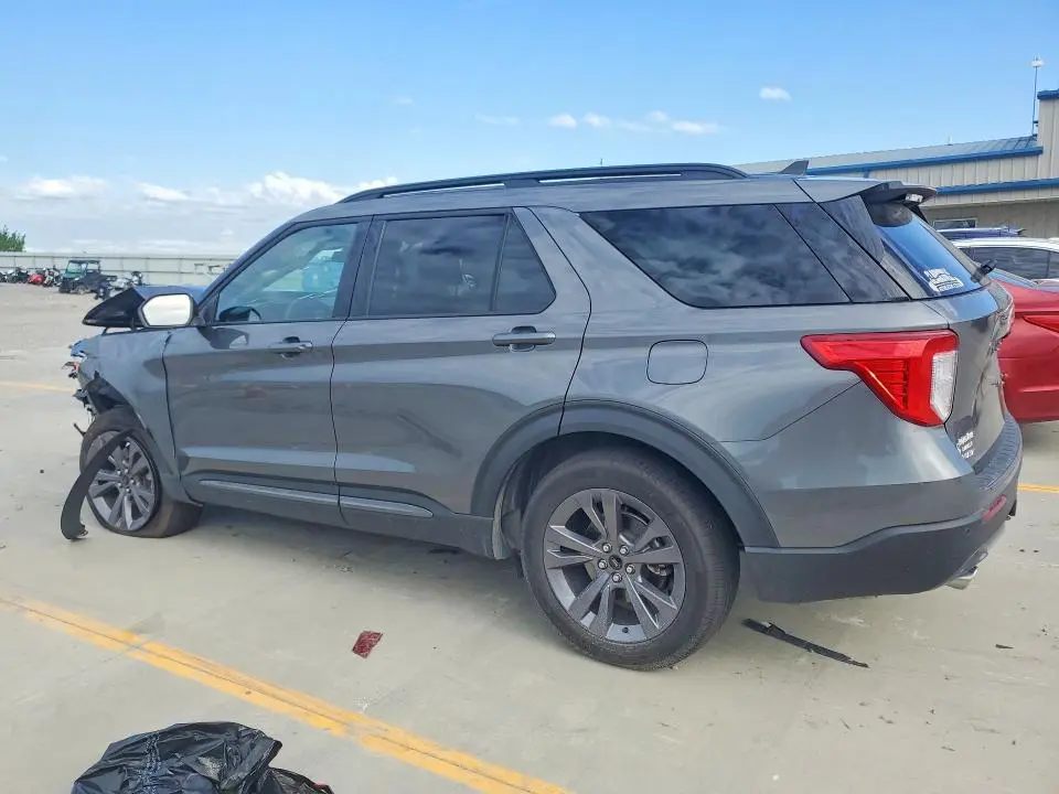 2023 FORD EXPLORER XLT  