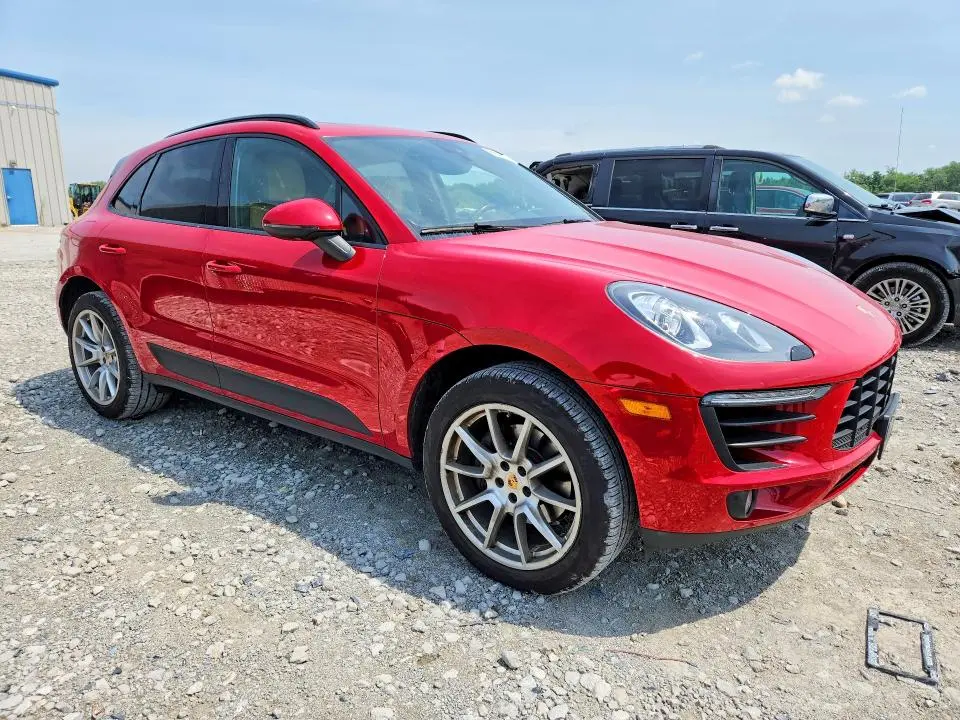 2018 PORSCHE MACAN   