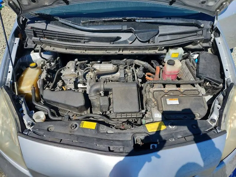 2013 TOYOTA PRIUS TWO  