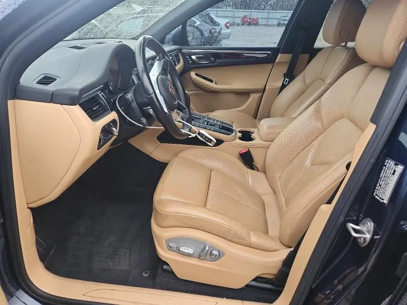 2018 PORSCHE MACAN   