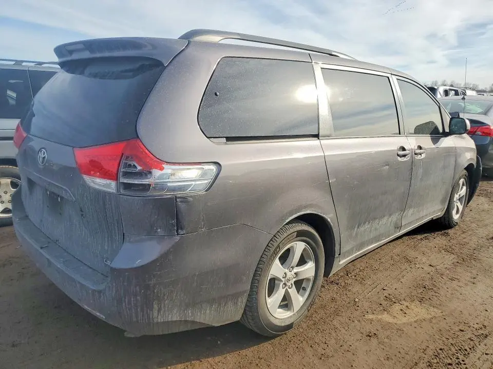 2012 TOYOTA SIENNA LE  