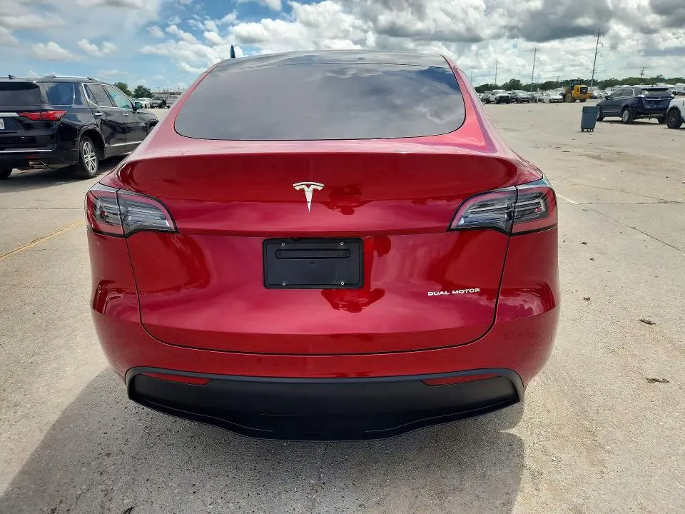 2024 TESLA MODEL Y   