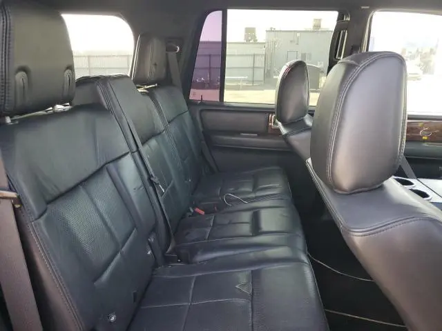 2011 LINCOLN NAVIGATOR   