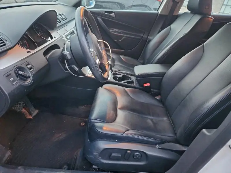 2010 VOLKSWAGEN PASSAT KOMFORT  