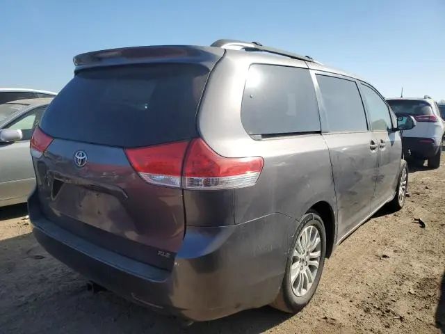 2014 TOYOTA SIENNA XLE