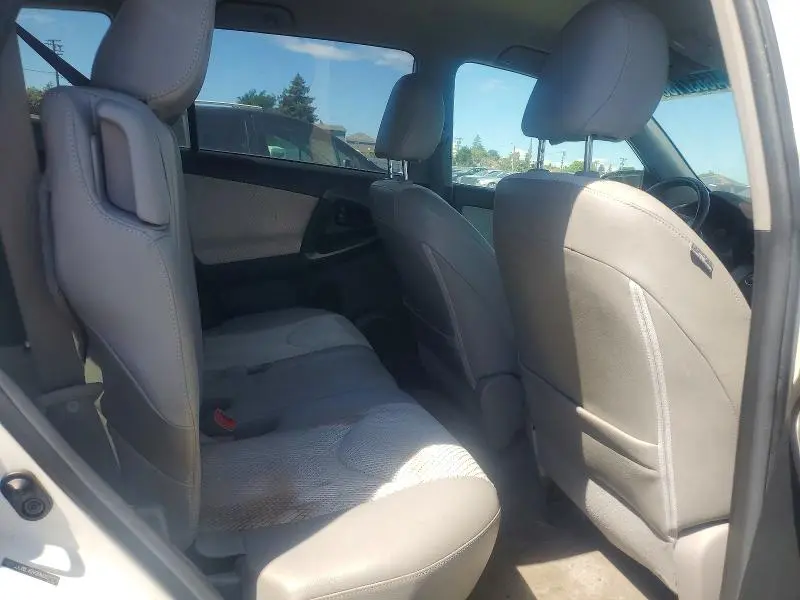 2013 TOYOTA RAV4 EV BASE  