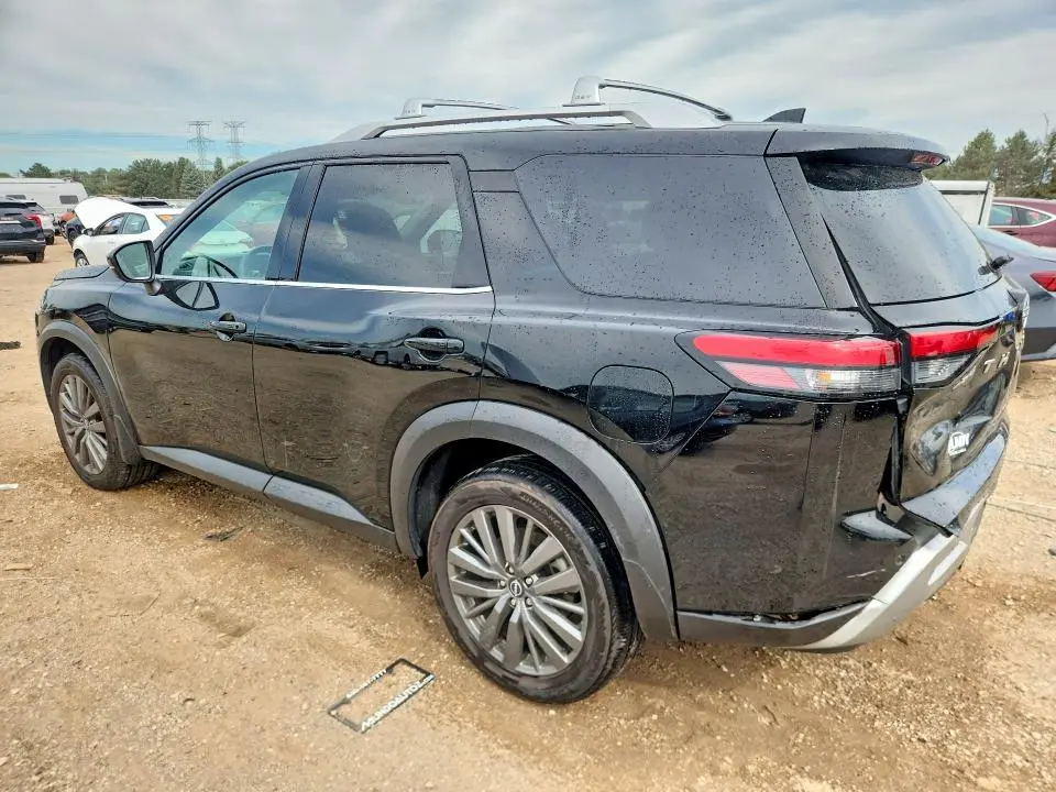2025 NISSAN PATHFINDER SL  