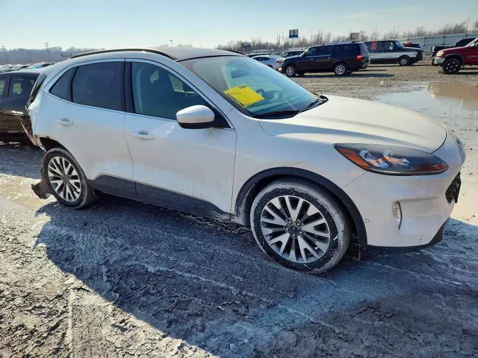 2021 FORD ESCAPE TITANIUM  