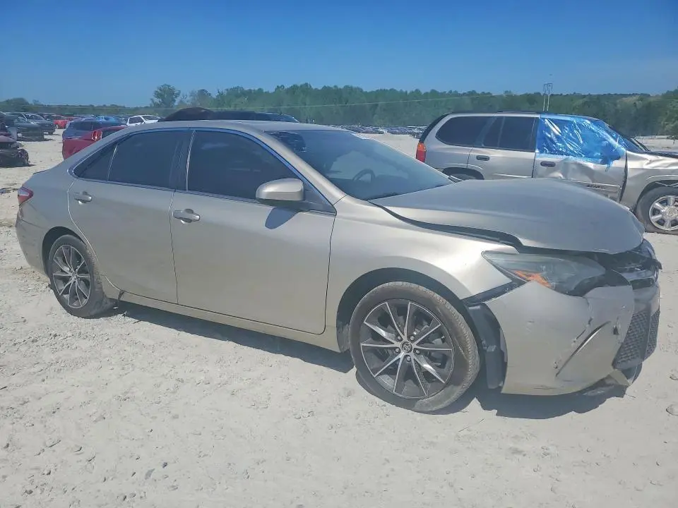 2015 TOYOTA CAMRY XSE V6  