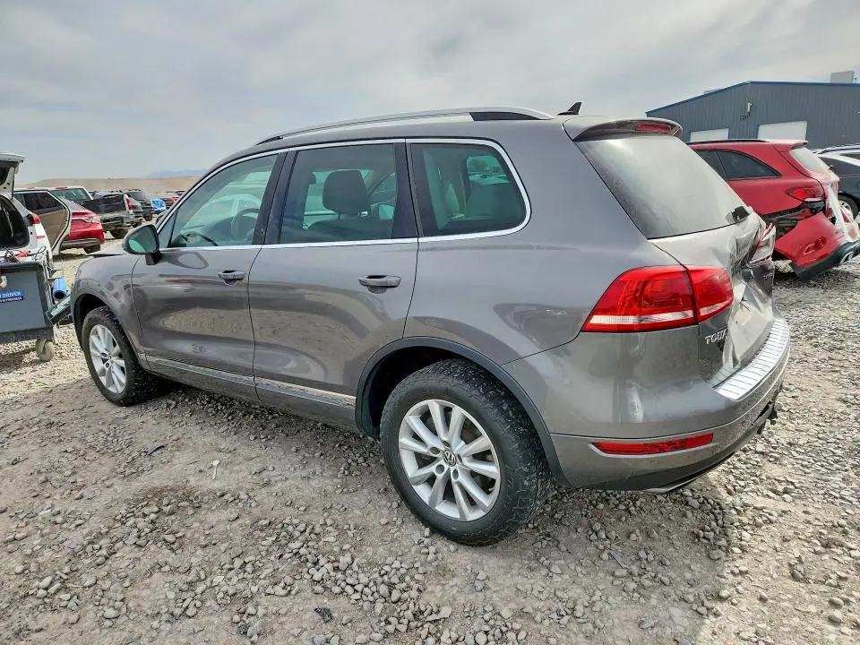 2013 VOLKSWAGEN TOUAREG V6  