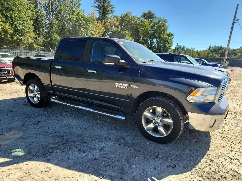 2015 RAM 1500 SLT  