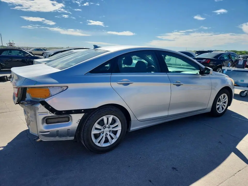 2012 HYUNDAI SONATA GLS  