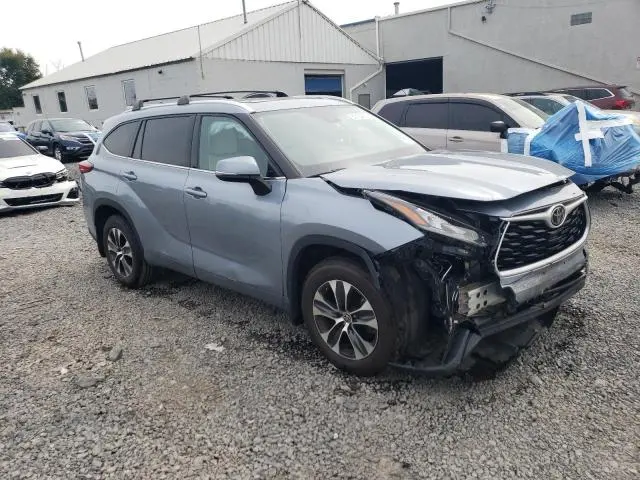 2020 TOYOTA HIGHLANDER XLE  