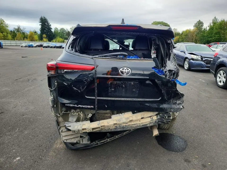 2021 TOYOTA HIGHLANDER XLE  