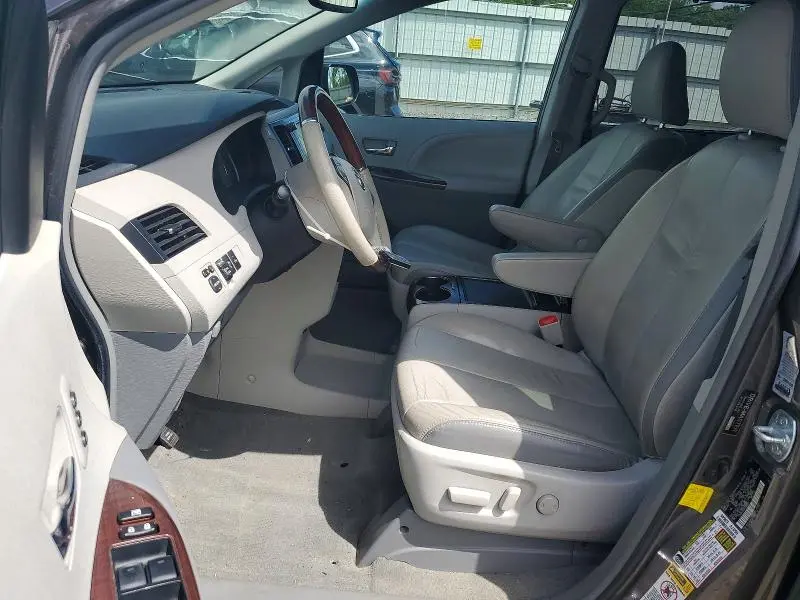 2012 TOYOTA SIENNA LIMITED 7-PASSENGER  