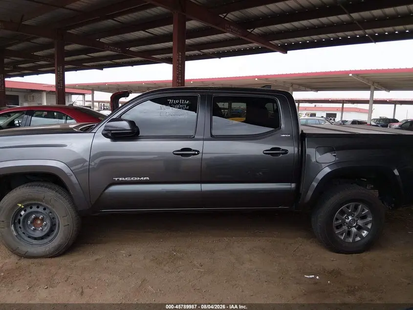 2016 TOYOTA TACOMA SR5 V6