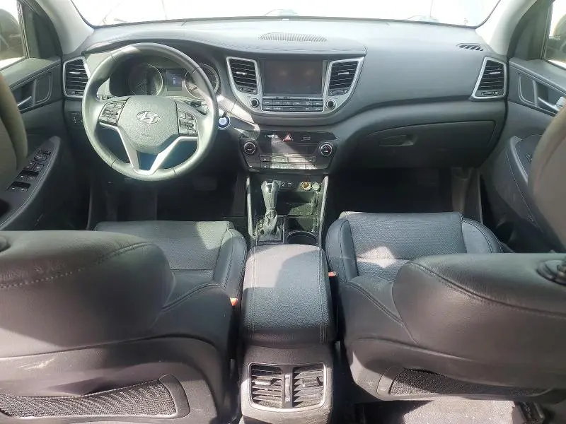 2017 HYUNDAI TUCSON SE PLUS  