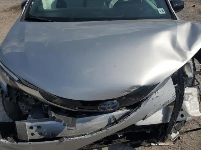 2023 TOYOTA SIENNA XSE  