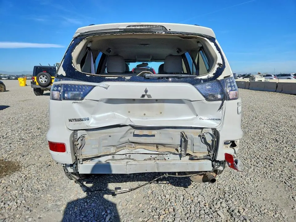 2012 MITSUBISHI OUTLANDER SE  