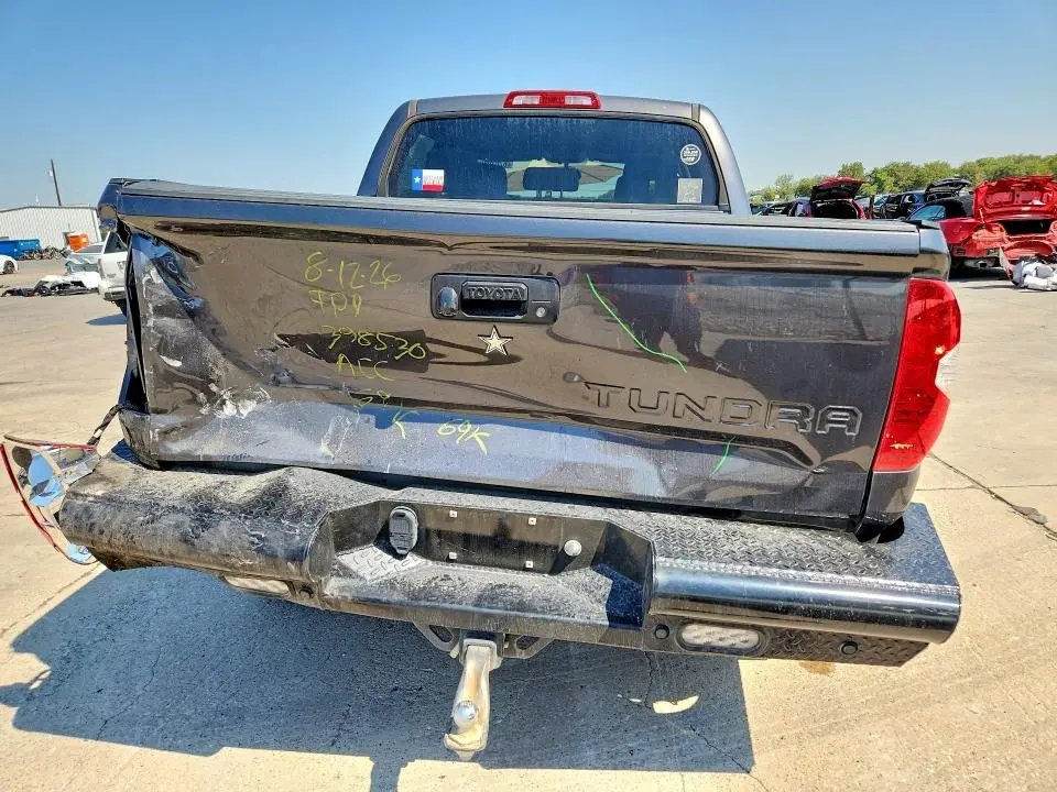 2017 TOYOTA TUNDRA CREWMAX SR5  