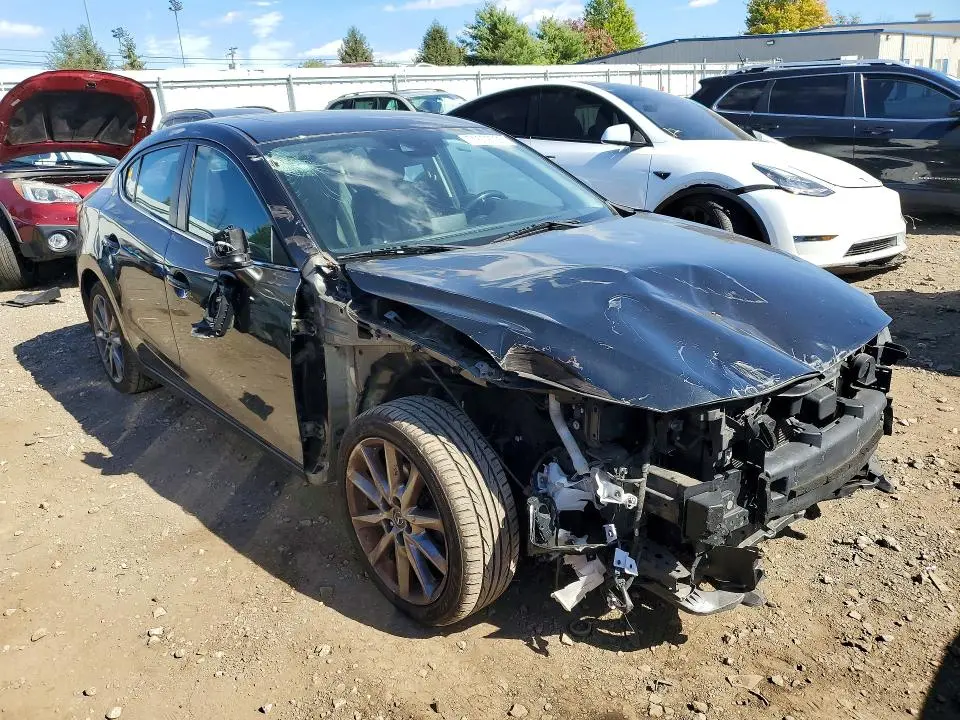 2018 MAZDA 3 TOURING  