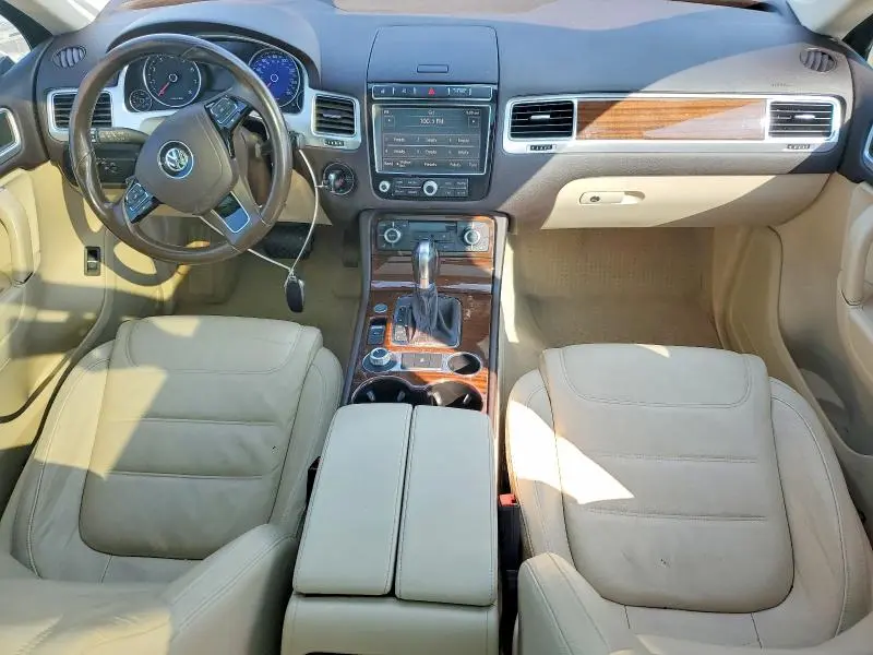 2015 VOLKSWAGEN TOUAREG V6  