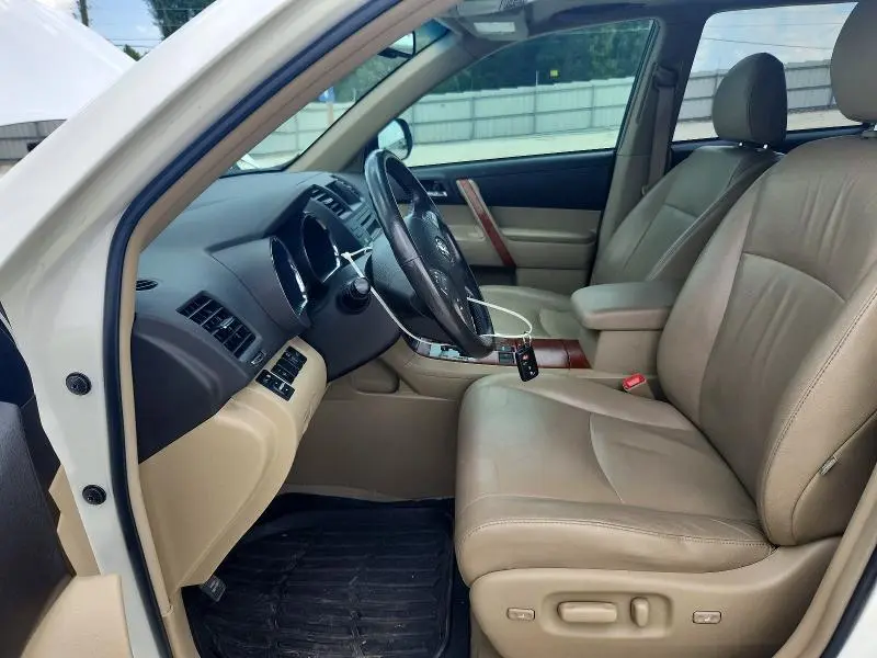 2010 TOYOTA HIGHLANDER LIMITED  