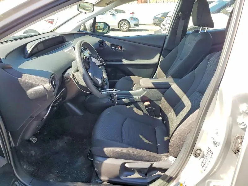 2022 TOYOTA PRIUS LE  