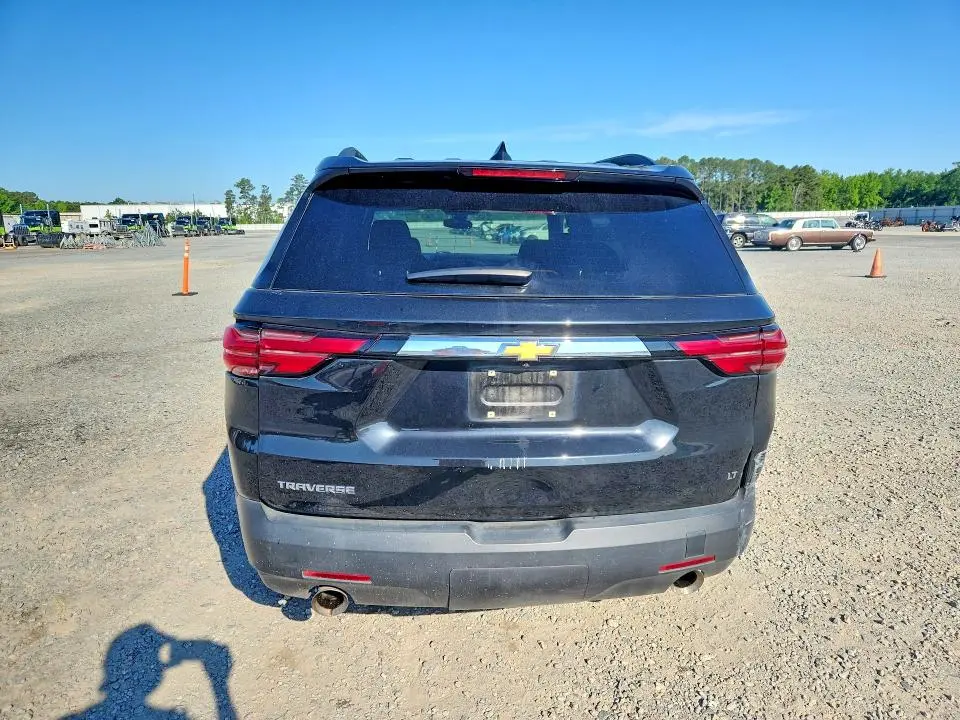 2023 CHEVROLET TRAVERSE LT  