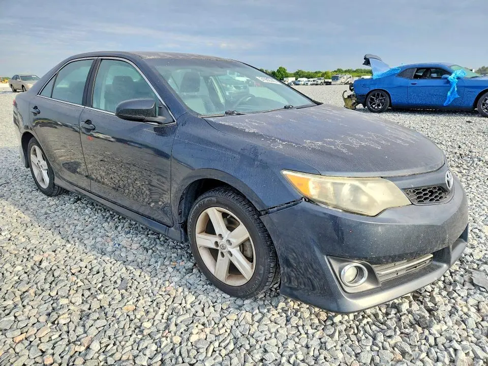 2014 TOYOTA CAMRY SE  