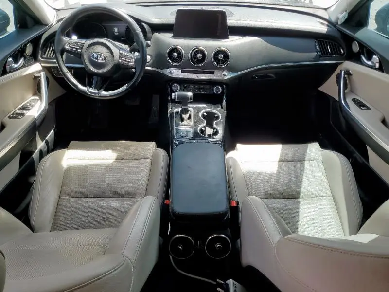 2019 KIA STINGER PREMIUM  