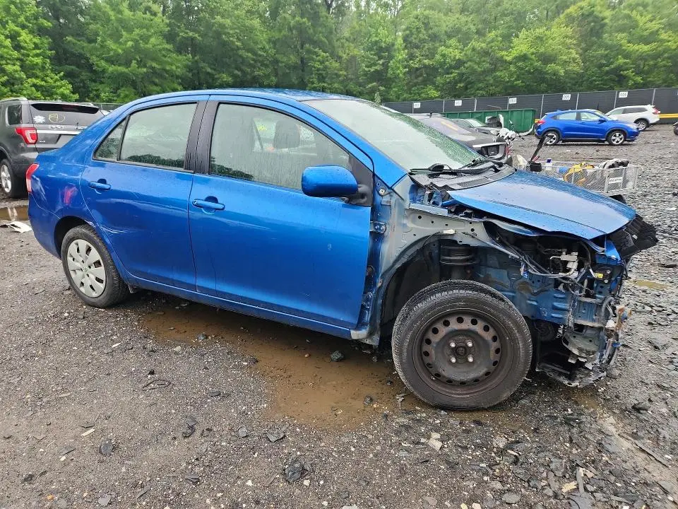 2010 TOYOTA YARIS BASE  