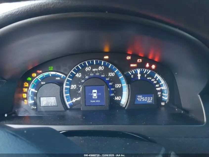 2012 TOYOTA CAMRY HYBRID LE/XLE