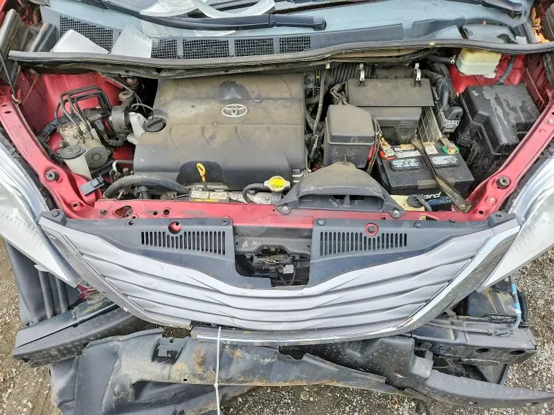 2015 TOYOTA SIENNA XLE PREMIUM 8-PASSENGER  