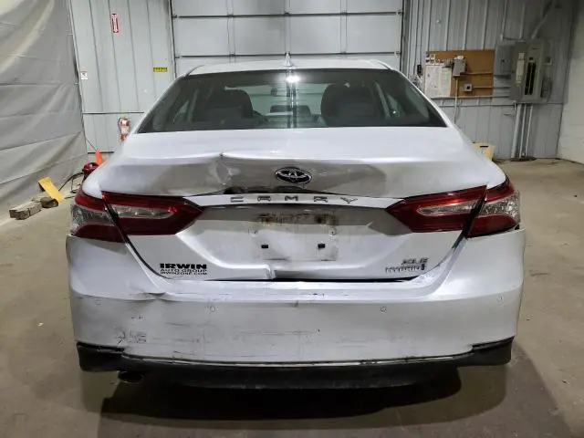 2020 TOYOTA CAMRY XLE  