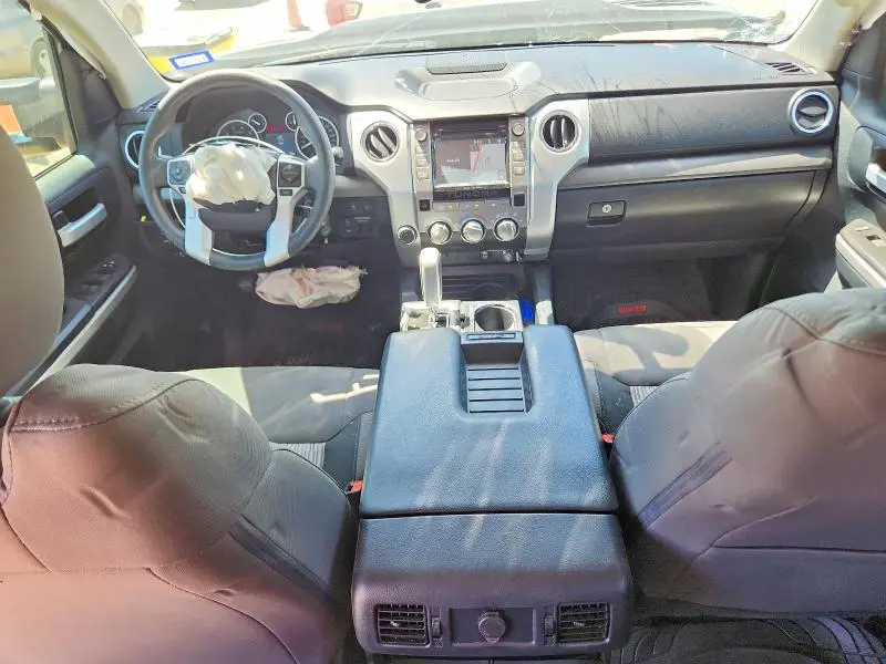 2017 TOYOTA TUNDRA SR5  