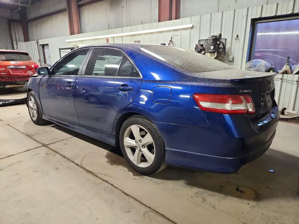 2011 TOYOTA CAMRY SE  