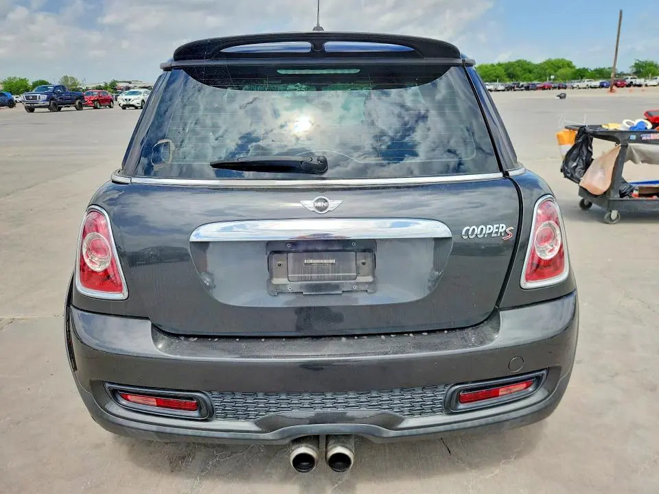 2011 MINI COOPER S  