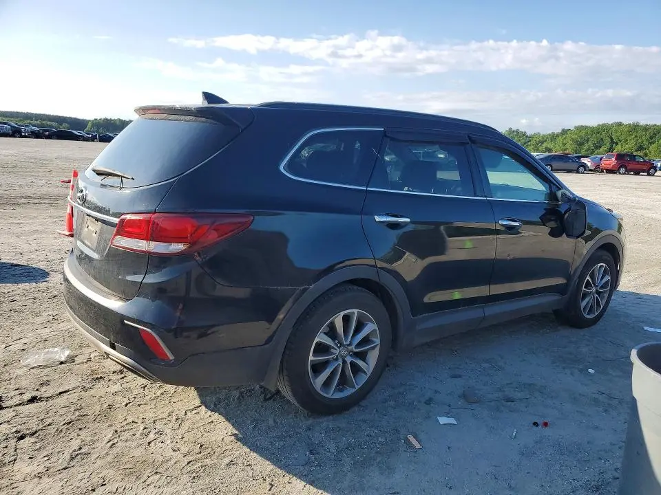 2018 HYUNDAI SANTA FE SE  